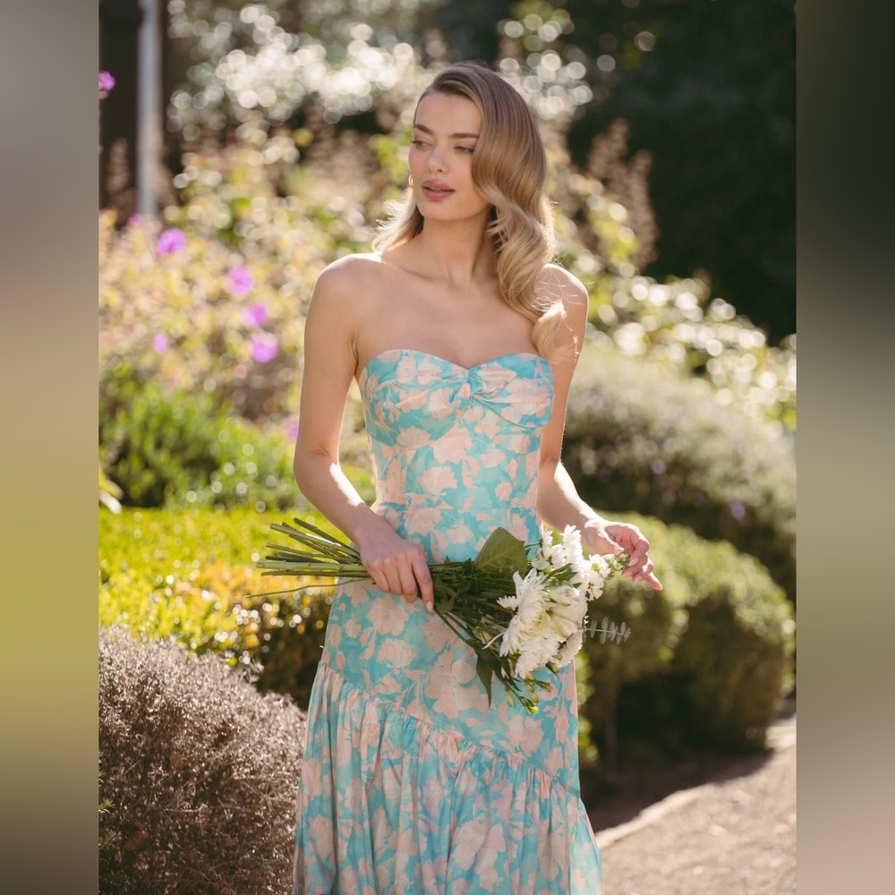 Hutch ‘Phoebe’ Strapless Tiered Maxi Dress in Floral Print - Picture 8 of 8